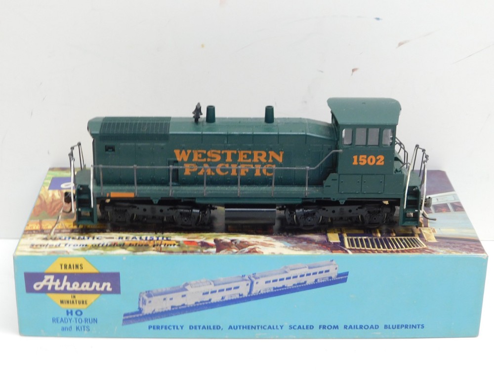 Athearn HO Blue Box Western Pacific SW1200 Diesel Locomotive #1502 -Powered Unit