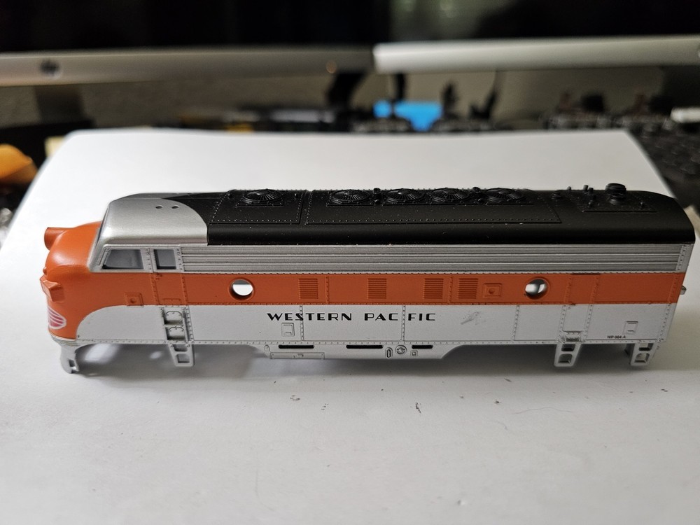 Athearn WESTERN PACIFIC #804 F7 A Body Shell . Horns and Head Light Lenses C6