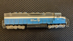 Athearn HO SD45 Locomotive Great Northern #404, runs good.