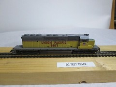 N Scale Locomotive; #8017, Union pacific, SD40-2, Great Runner.