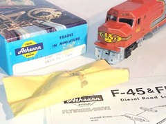 Athearn 3621 Santa Fe FP45 Co-Co Diesel Loco. New Old Stock. Mint Cond. Boxed.HO