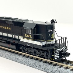 Broadway Limited N Scale 6217 Southern EMD SD40-2 Locomotive Paragon4 DCC Sound