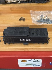 BROADWAY LIMITED HO 85 SANTA FE &SF 2-10-4 PTD & LETTERD 3829 STEAM ENGINE READ