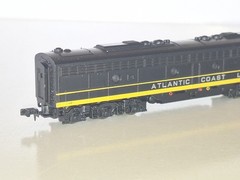 Lifelike 7826, N Scale Atlantic Coast Line Powered A & B sections. As New Cond