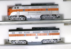 N scale Kato Western Pacific F3 A+B diesel engine set in original box (lot 9879)