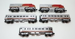 Lionel Santa Fe Super Chief Locomotive & Passenger Set (O Scale)