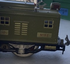 + Lionel Prewar Refinished Tinplate No. 8 Olive Green Electric Locomotive