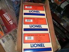 LIONEL 6-38150&29086 ” F3’S AA PWR/DUM & 3 PASS. CARS CLEAR SHELLS ” LOT #46444