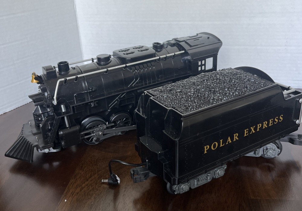 Polar Express Lionel G-gauge 2-8-2 Battery Powered Engine &Coal Tender No Remote