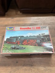 Revell Baureihe 18 505 HO Scale Locomotive & Tender 1:87 Model Kit