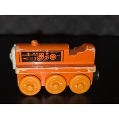 Thomas & Friends Wooden Railway Orange Engine 6-Wheel Train Magnetic Connector