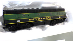 HO-InterMountain EMD F3B Powered Locomotive in Opened Box * NP Northern Pacific