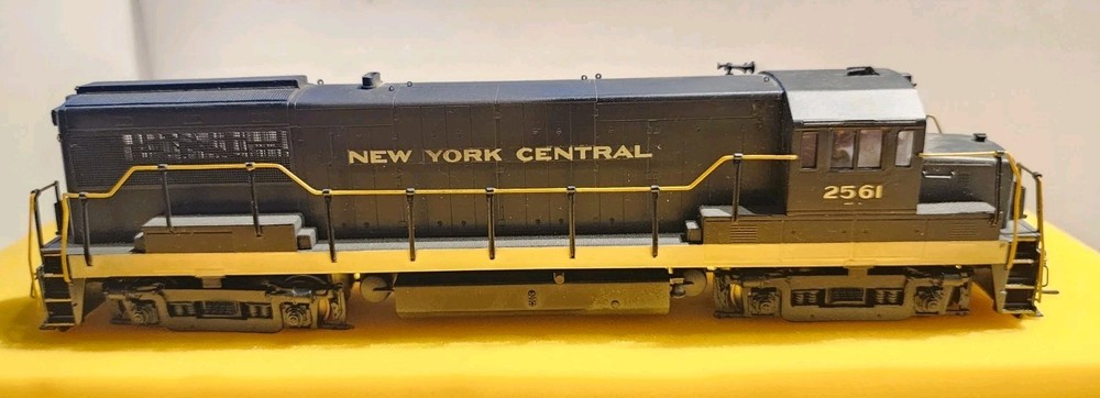 Oriental Limited HO Scale Brass GE U25B 2500HP Diesel NYC #2561 Low Hood Late