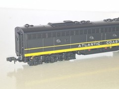 Lifelike 7826, N Scale Atlantic Coast Line Powered A & B sections. As New Cond