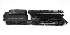 Lionel Polar Express Battery-powered Steam Locomotive and Tender 1225 – Train139