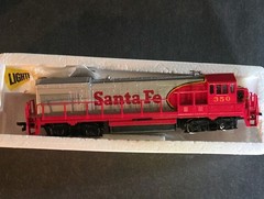 Bachmann HO GAUGE GE U36B LIGHTED Diesel Santa Fe Item No. 64002 NEW in BOX