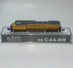 KATO N Scale 176-3305 GE C44-9W Union Pacific Locomotive #9726