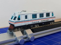 HO Bachmann Plasser EM80C track cleaning vehicle – Amtrak (runs)