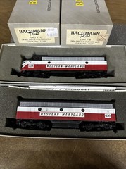 HO scale Bachmann F7A & F7B Western Maryland Circus Colors both powered NOS