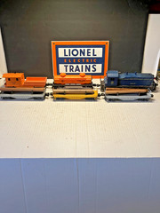 LIONEL SANTA FE NW-2 #634 DIESEL LOCOMOTIVE with (5) FREIGHT CARS