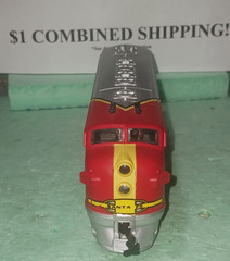 HO SCALE POWERED F-7A LOCO; SANTA FE; LIFE-LIKE Hu0715-5