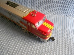 Aristo-Craft 2010 G Scale Santa Fe Alco FA-1 Diesel Locomotive Warbonnet G Scale