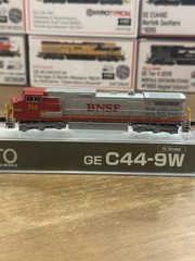 KATO N Scale GE C44-9W BNSF 725 “Ex-SF Warbonnet” DC Lightly Used