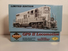 Proto 2000 Southern Pacific #5601 Limited Edition GP9 Locomotive 23710 HO Train
