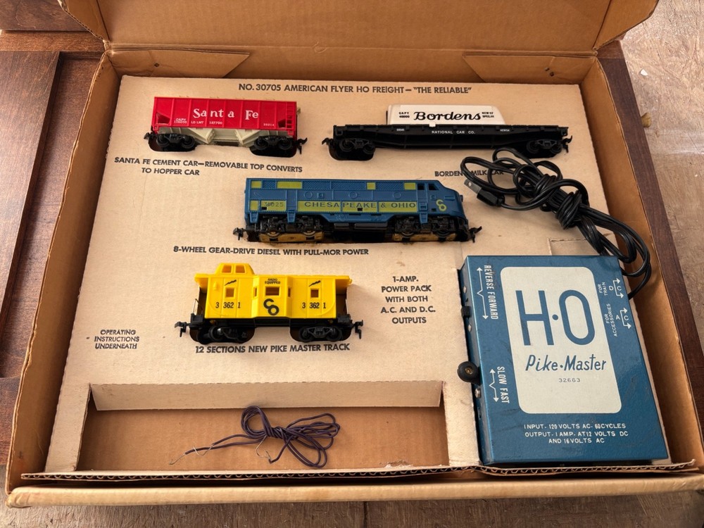 American Flyer HO Chesapeake and Ohio 30705 Set with Transformer, Original Box
