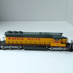 HO Scale Missouri Pacific #3107 EMD Diesel KATO Locomotive DC Analog 2-Rail