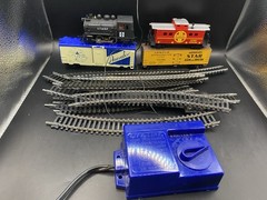 Life-Like HO Scale Model R.R. Steam Locomotive, Tracks, Power Charger, caboose,