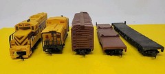 Lot 5 Cox HO Railroad Cars Big Pine Lumber/Northern Pacific NOT Tested Hong Kong