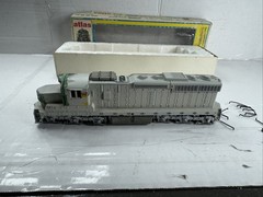 Atlas Ho Scale SD35 I’m Decorated Diesel Locomotive Engine For Train Set Layout