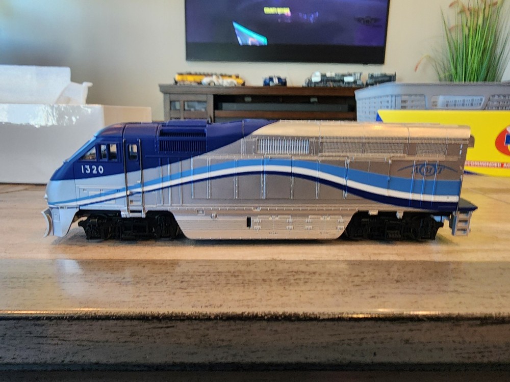Athearn HO AMT F59PHI Powered Tested RUNS GOOD