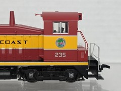 Proto 2000 HO Scale 21133 Florida East Coast FEC 235 SW-9 Diesel Switcher LNIB