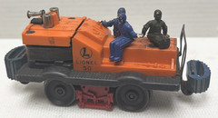 LIONEL PW O-GAUGE 50 GANG CAR W/CENTER HORN,2 NAVY & ONE GRAY FIGURES-RUNS GREAT