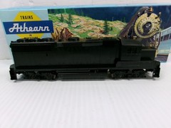 ATHEARN # 4026 ~ UNDECORATED GP50 POWERED LOCOMOTIVE ~HO SCALE~TESTED~LOT-B