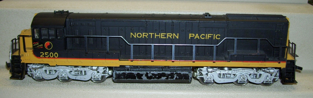 AHM/Rivarossi HO Northern Pacific GE U25C Dummy Locomotive #2500, V.G. Condition