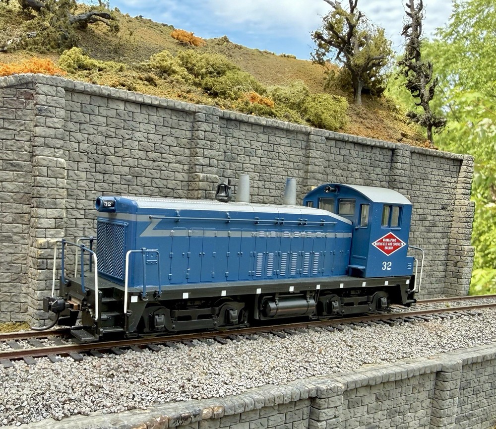 HO Athearn EMD SW7 SW1200 MNS #30 Switcher DC/Custom/LNIB