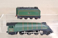 HORNBY DUBLO L11 2 RAIL BR 4-6-2 CLASS A4 LOCOMOTIVE 60022 MALLARD ol