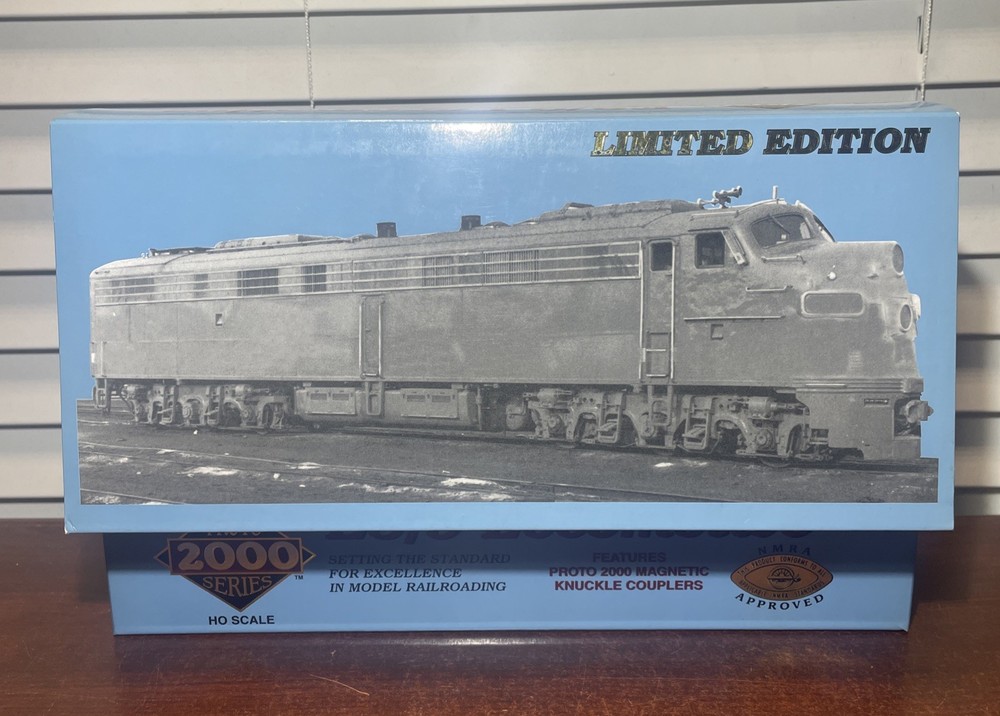 A-Unit Proto 2000 Series Limited Edition E8/9 Powered Locomotive