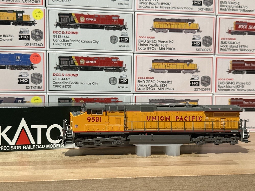 KATO HO GE C44-9W Union Pacific #9581 DCC& Tsunami Sound Lightly Used