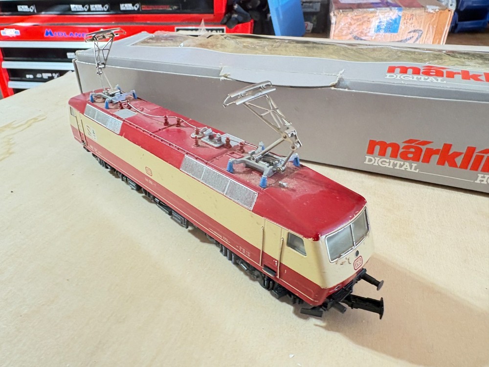 Marklin H0 3653 BR 120 DIGITAL ELECTRIC LOCOMOTIVE 002-1