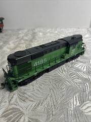 Atlas Kato HO Scale 1:87 Burlington Northern #4185 BN RS-11 Diesel Locomotive