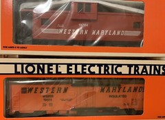 ✅6-18501 LIONEL WESTERN MARYLAND NW-2 SWITCHER DIESEL ENGINE, 5 FREIGHT CARS SET