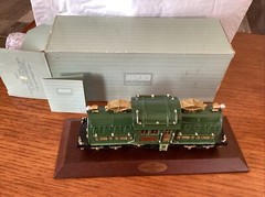 New Lionel Classic Train 381-E Locomotive With Base Bild A Loco By Avon 1992