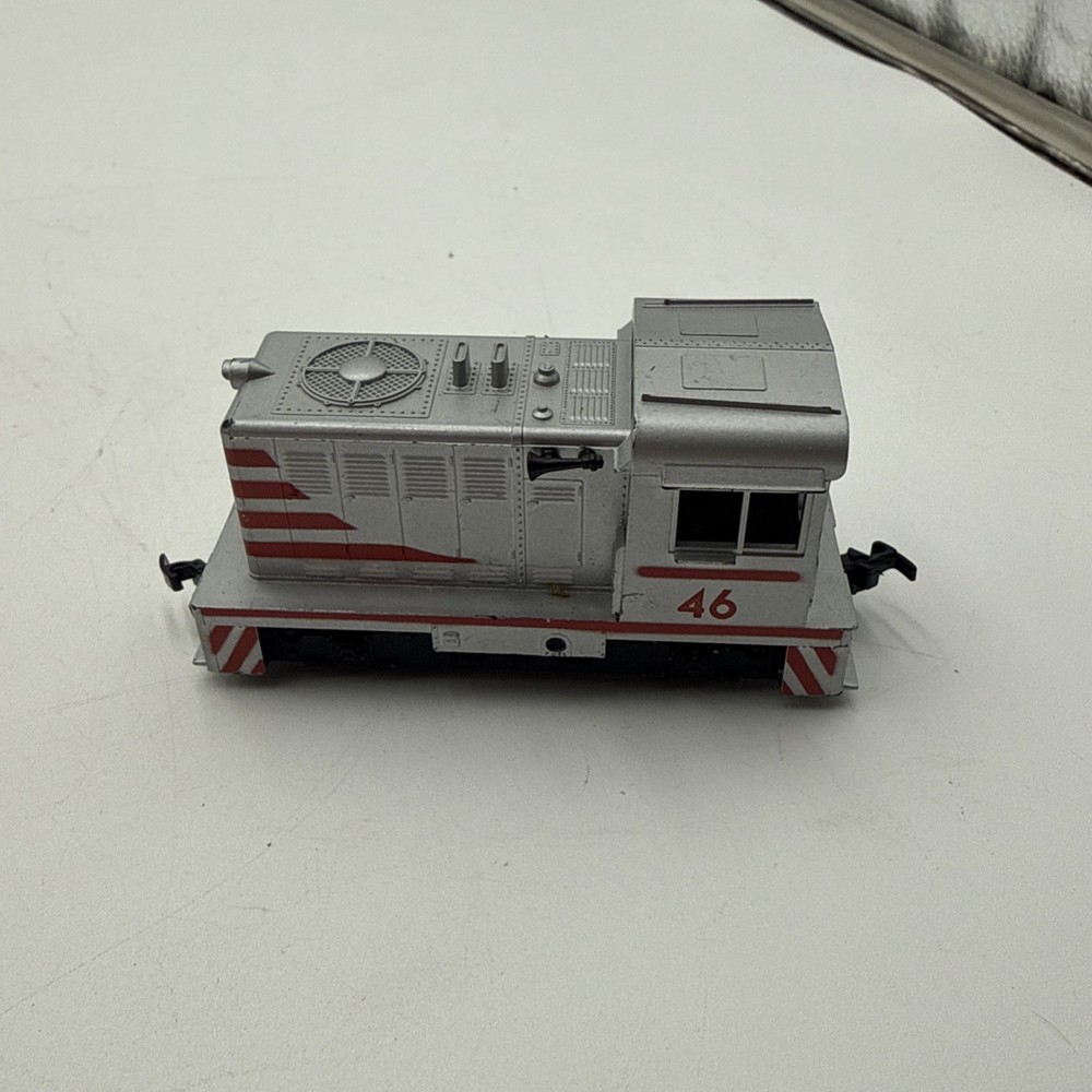 ATHEARN HO SCALE RED SILVER HUSTLER DIESEL SWITCHER #46 – TESTED EX