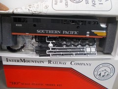INTERMOUNTAIN # 44002-08~ SP “BLACK WIDOW” F-7A LOCOMOTIVE SHELL KIT~HO SCALE~LA