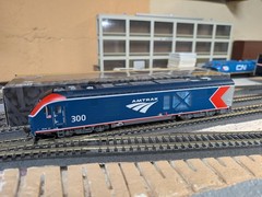 DD BACHMANN SIEMENS ALC42 CHARGER AMTK AMTRAK #300 W/WOW SOUND – 68301
