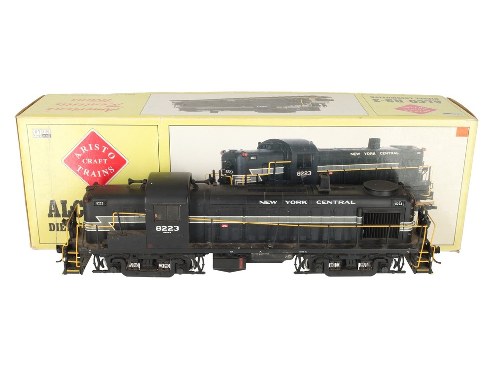 Aristo-Craft 22219 G New York Central RS-3 Diesel Locomotive #8307/Box